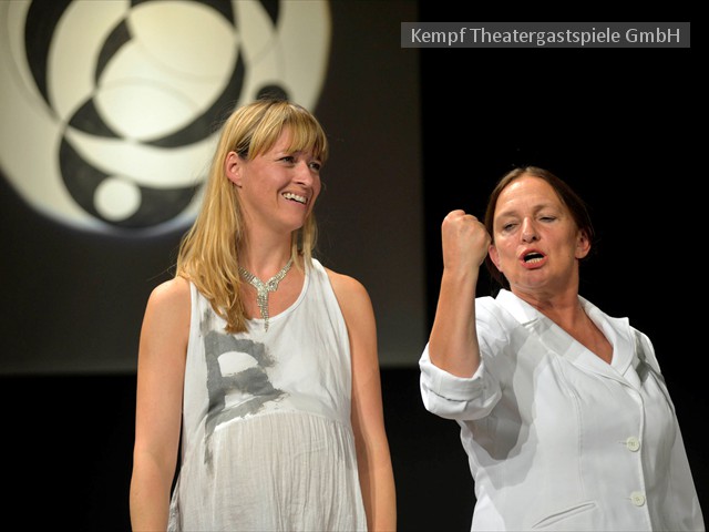 Szenenfoto Nr 02 - Zu Spaet Zu Spaet © Kempf-Theatergastspiele