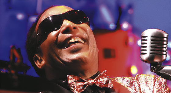 Ron Williams als Ray Charles  - © Theatergastspiele Kempf GmbH